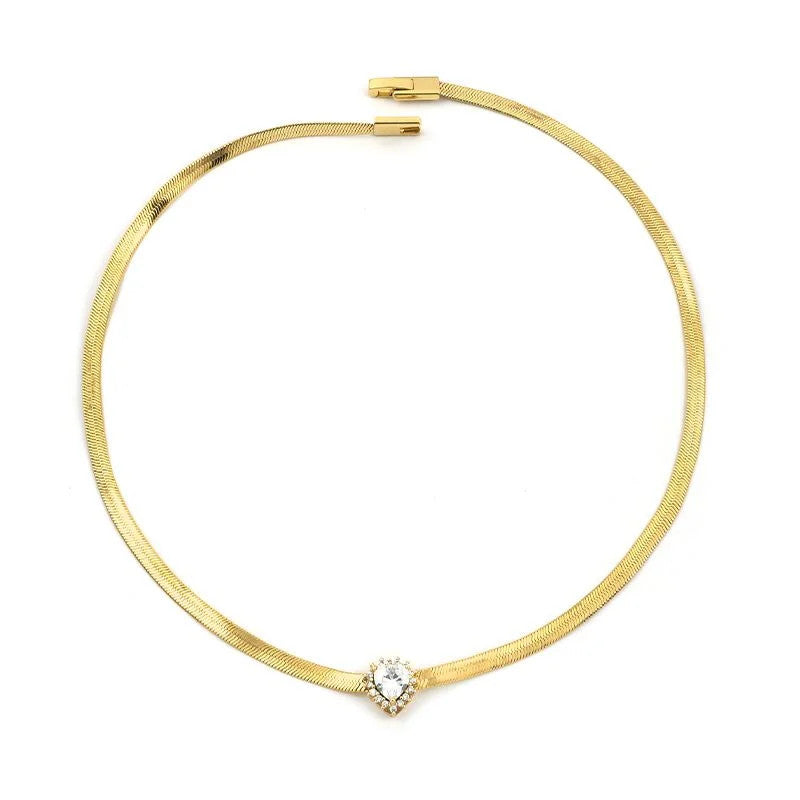 Colar Fita 4mm com Coração de Zircônia e Cravejado com Fecho Jóia